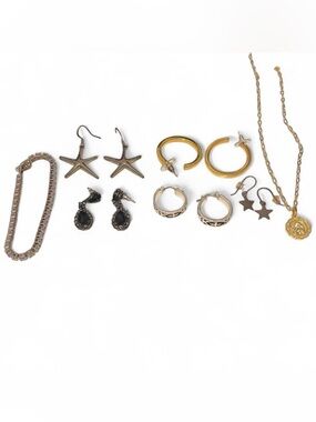 Random silver & gold jewelry lot (earrings, necklace, bracelet)
